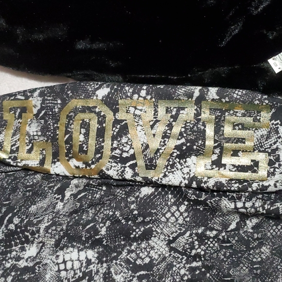 LOVE Blk/White Reptilian Print Cwl Neck Sweatshirt-Long Sleeves w/Gold LOVE-EUC - Picture 8 of 16